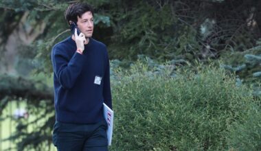 Joshua Kushner will need to sell Miami Heat stake before Lakers purchase: Sources