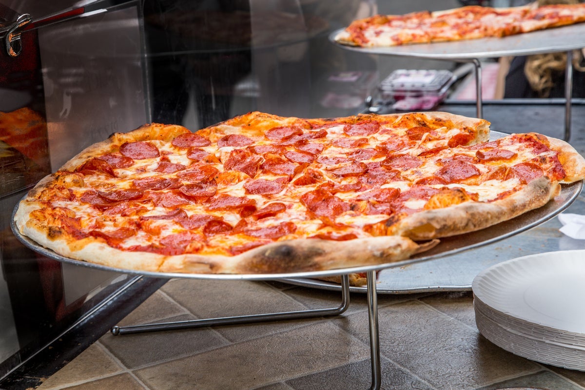Frankie's Pizza Parlor Opens Full Restaurant in St. Pete Beach