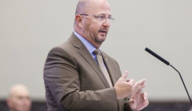 Hours before Election Day, Jay Collins taps Kevin Guthrie for running mate
