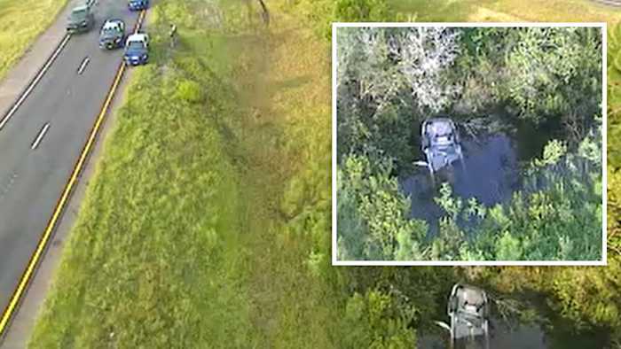 Car crashes into pond on First Coast Expressway near I-10