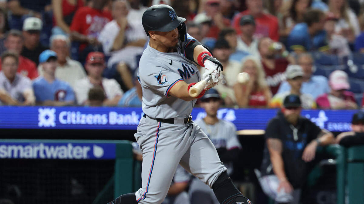 Middle of order helps Phillies top Marlins for 5th straight win