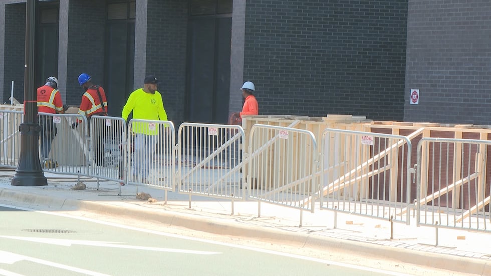 FSU students, parents frustrated with apartment move-in delay