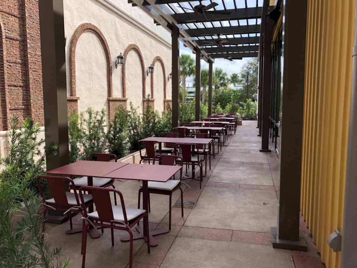 Wolfgang Puck Bar & Grill will permanently close at Disney Springs next month, bringing the celebrity chef’s nearly three-decade presence at the shopping and dining district to an end.