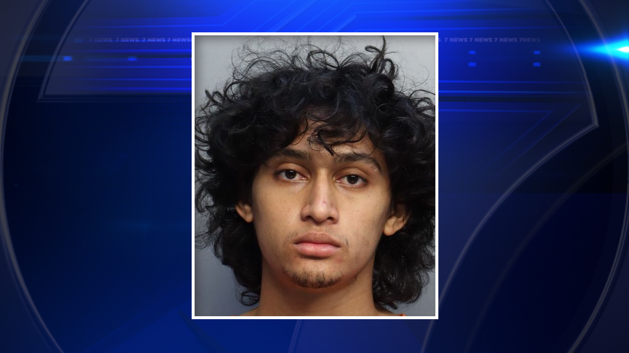 21-year-old arrested after police say he posted threat targeting Miami Dade College - WSVN 7News | Miami News, Weather, Sports