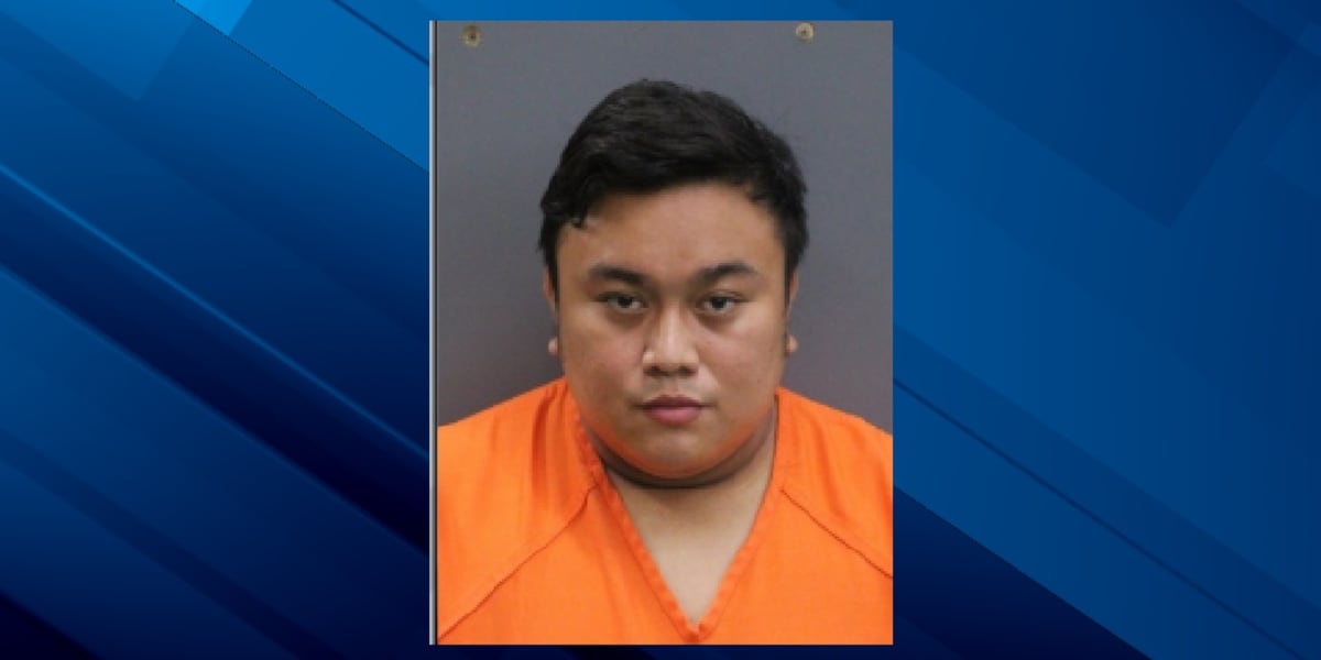 Tampa teacher charged with sending inappropriate messages to former student