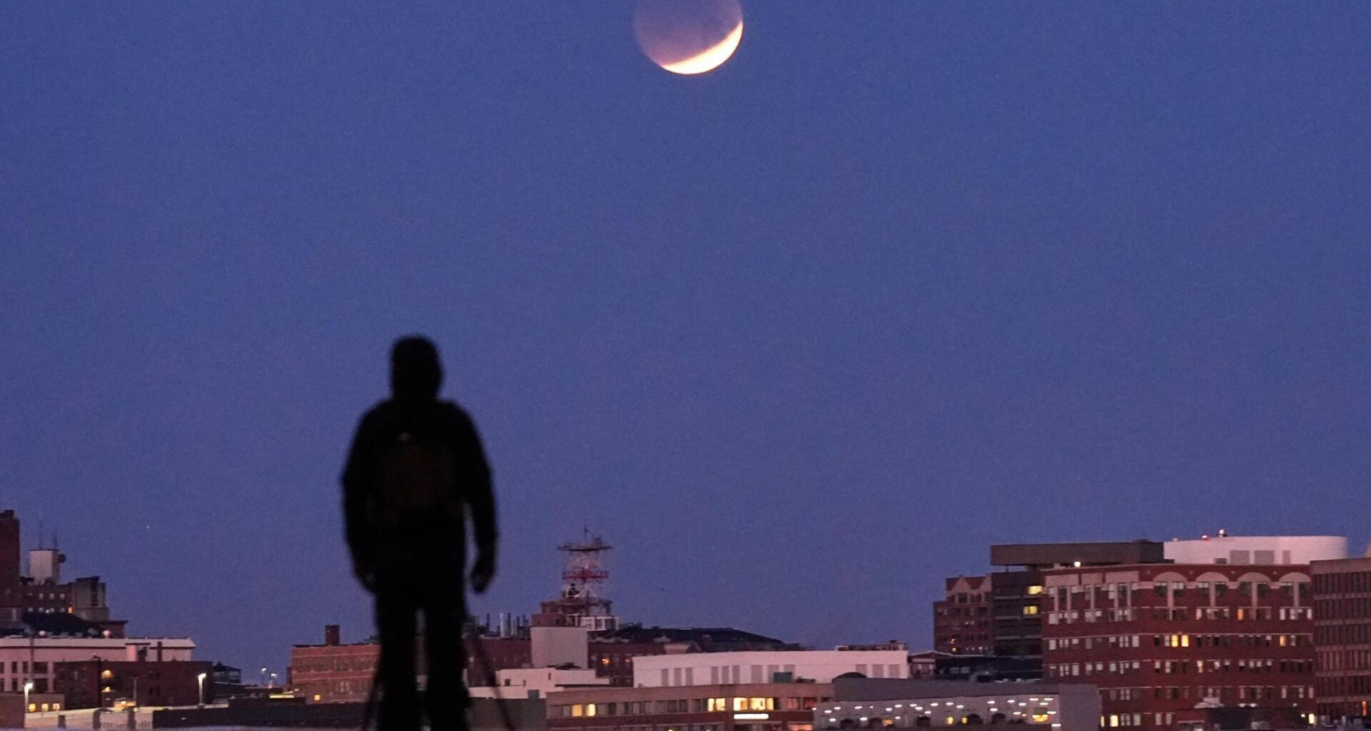 Near-total lunar eclipse tonight can be seen in Florida – Orlando Sentinel
