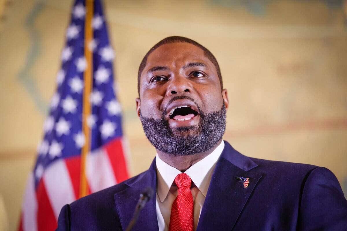U.S. Rep. Byron Donalds introduces state Sen. Bryan Ávila as his running mate, at the Freedom Tower in downtown Miami, on Aug. 24, 2026.