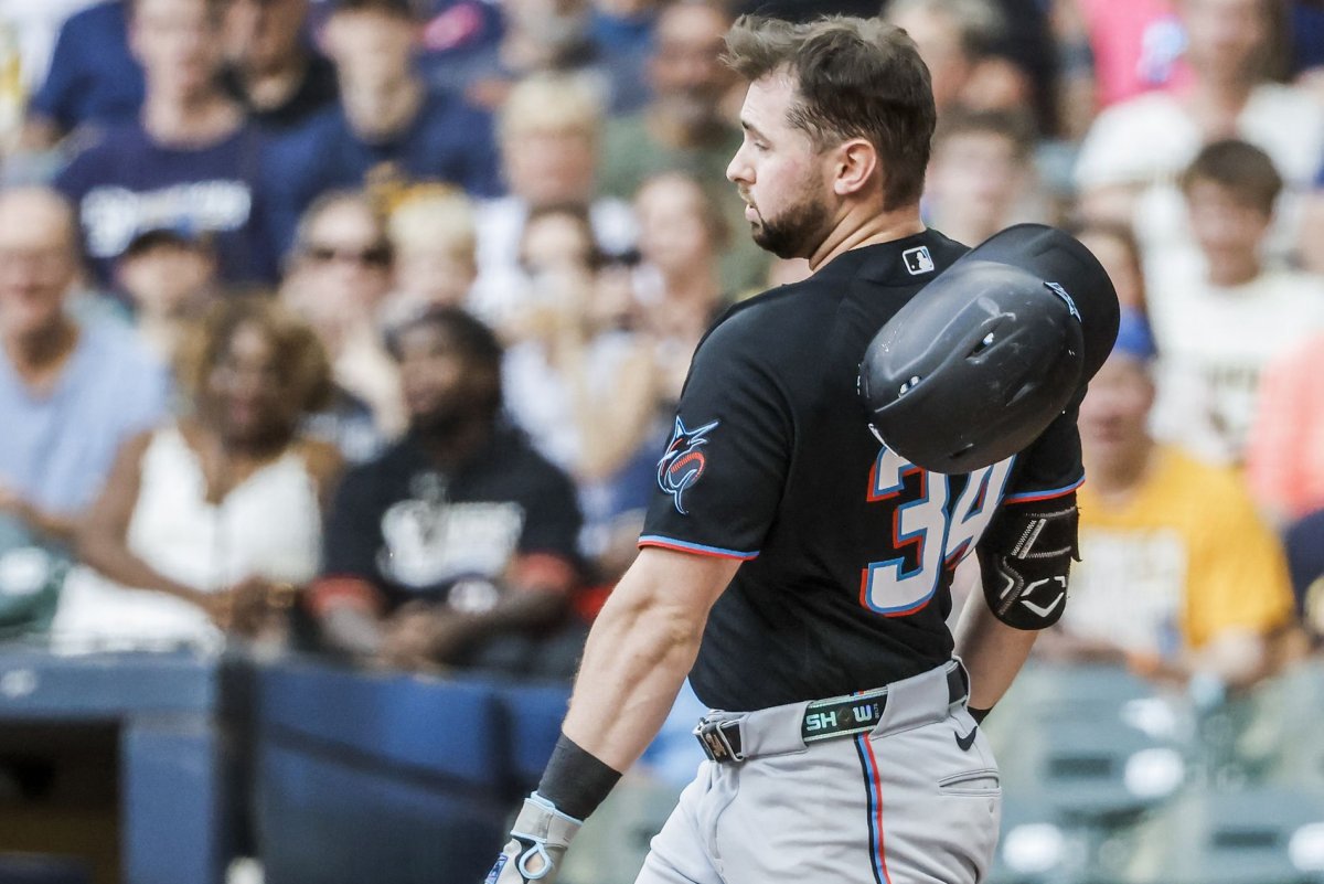 Miami Marlins to trade Liam Hicks for three Tampa Bay Rays prospects