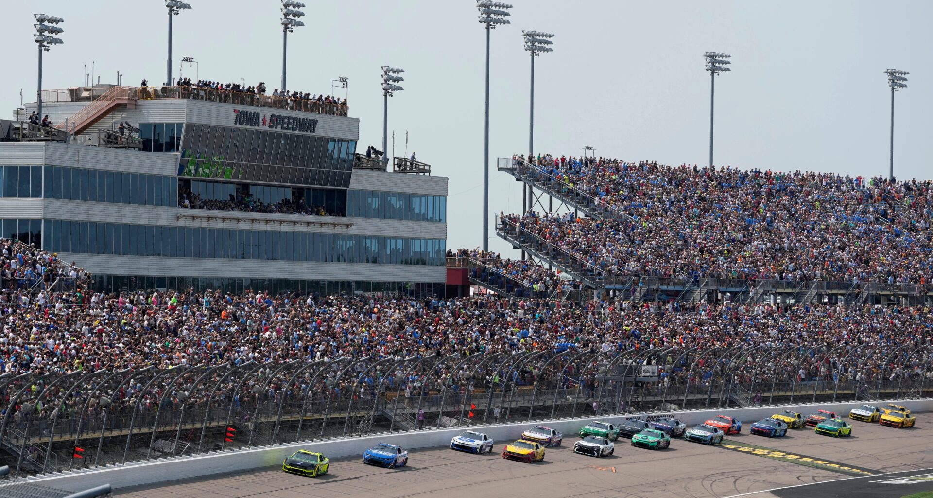 Ty Gibbs holds on to win NASCAR Cup Series race at Iowa Speedway – Orlando Sentinel