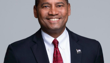 Arias, Schwartzel win party primaries to advance in District 19 Congressional race - FORT MYERS