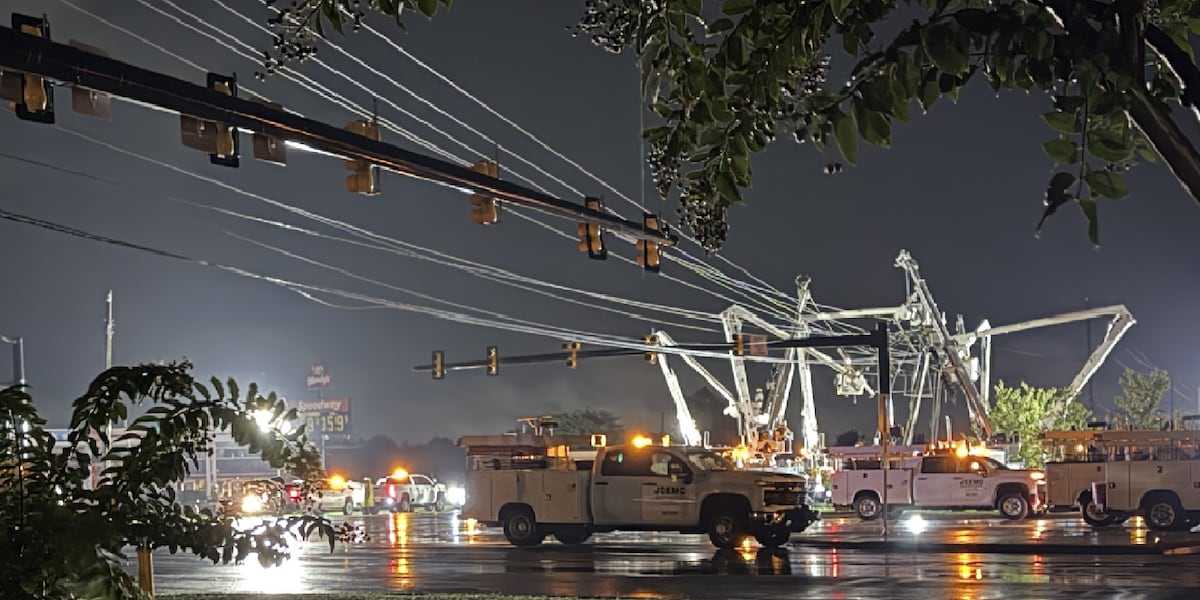 Traffic lights out, part of Gum Branch Road closed after Jacksonville crash
