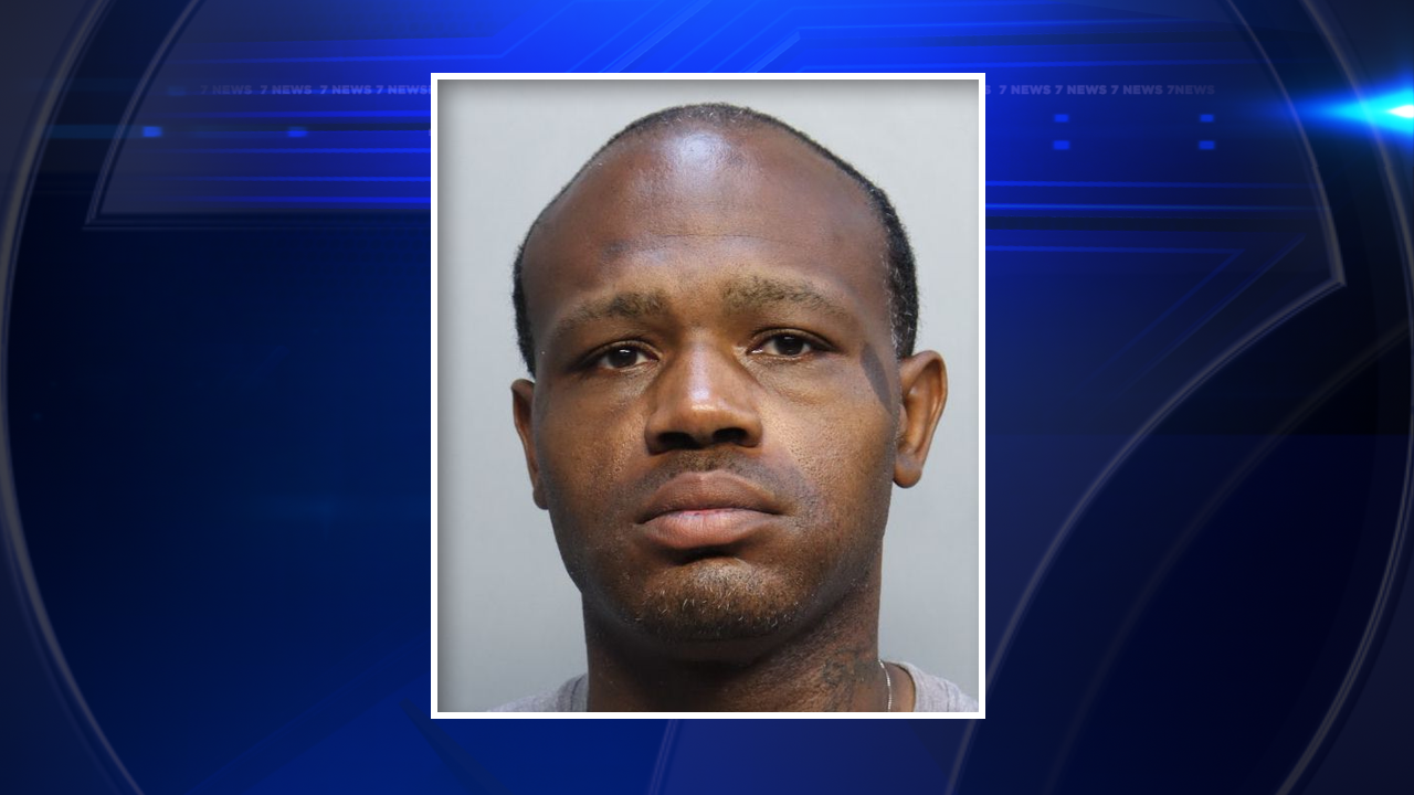Woman struck repeatedly in face with umbrella in unprovoked Miami attack, police say - WSVN 7News | Miami News, Weather, Sports