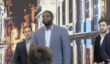 Florida GOP governor nominee Byron Donalds makes campaign stop with running mate in Doral - WSVN 7News | Miami News, Weather, Sports