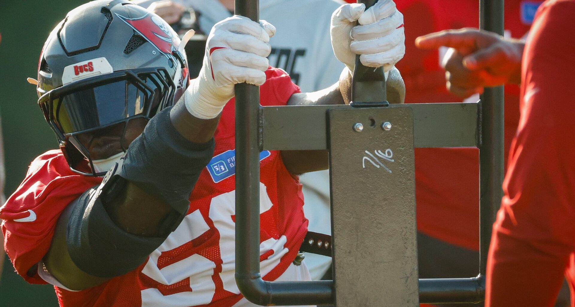 Bucs defense looks different, but lineman returns to Tampa with same goal