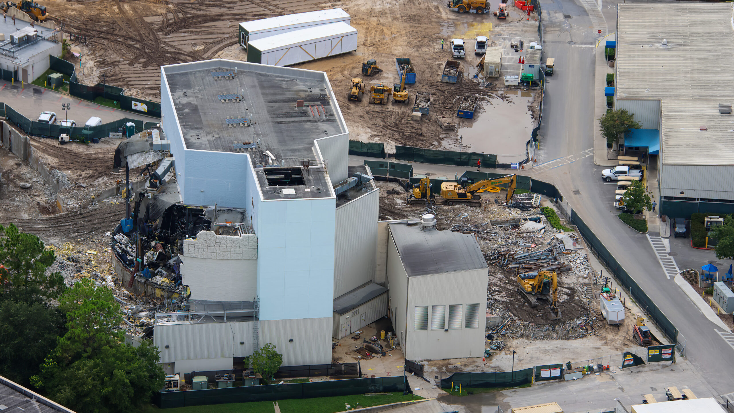 The final recognizable pieces of Poseidon’s Fury have been exposed as demolition crews tear through the former attraction’s show building at Universal Islands of Adventure.