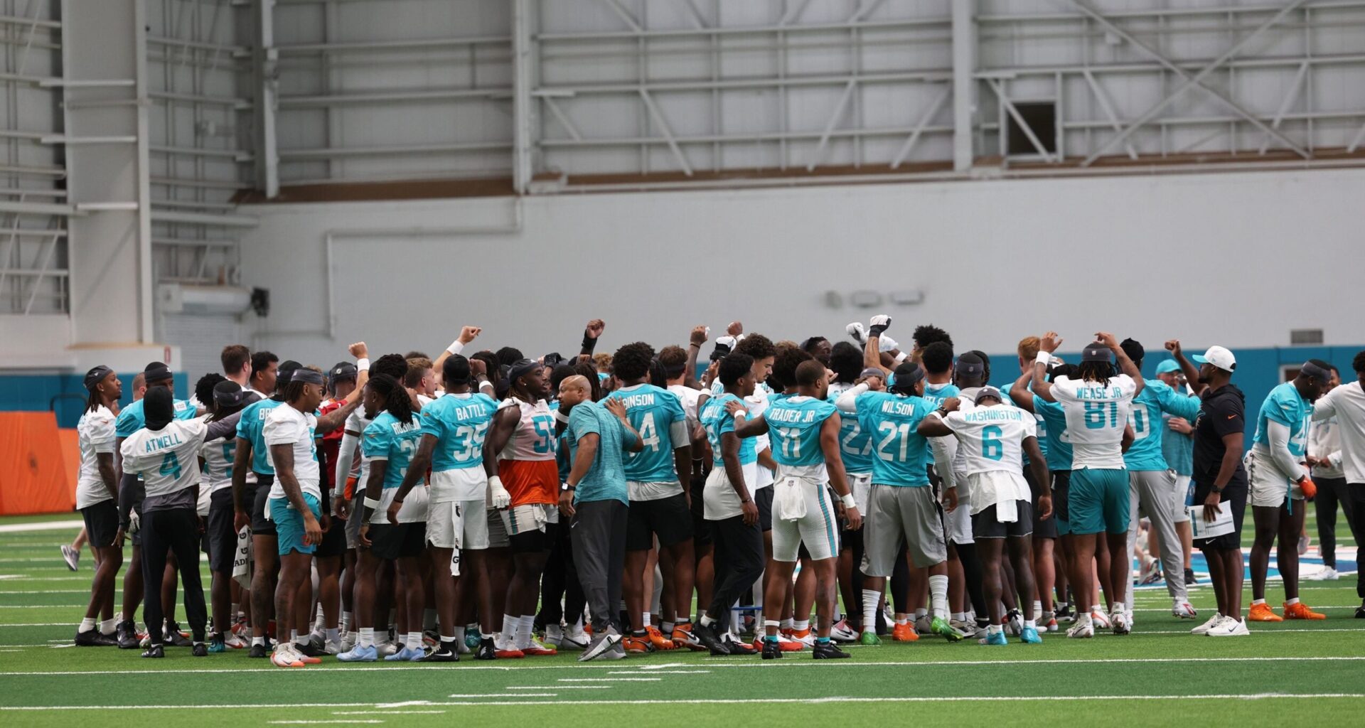 The Miami Dolphins are reportedly set to work out a possible new addition to their overhauled trenches
