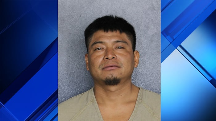Pompano Beach man walks out of apartment, hits 2 children in ‘unprovoked attack,’ deputies say