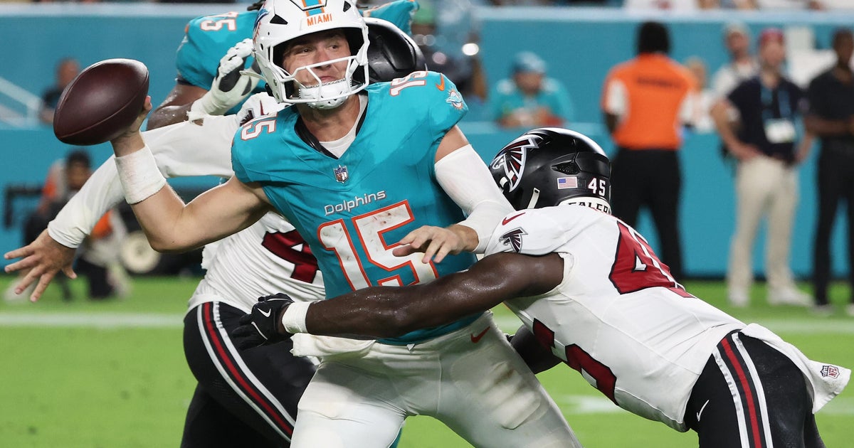 Tua Tagovailoa booed by Miami crowd in Falcons debut; Atlanta beats Dolphins 17-12