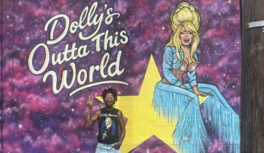 Tampa Bay fans reflect on Dolly Parton’s life and legacy