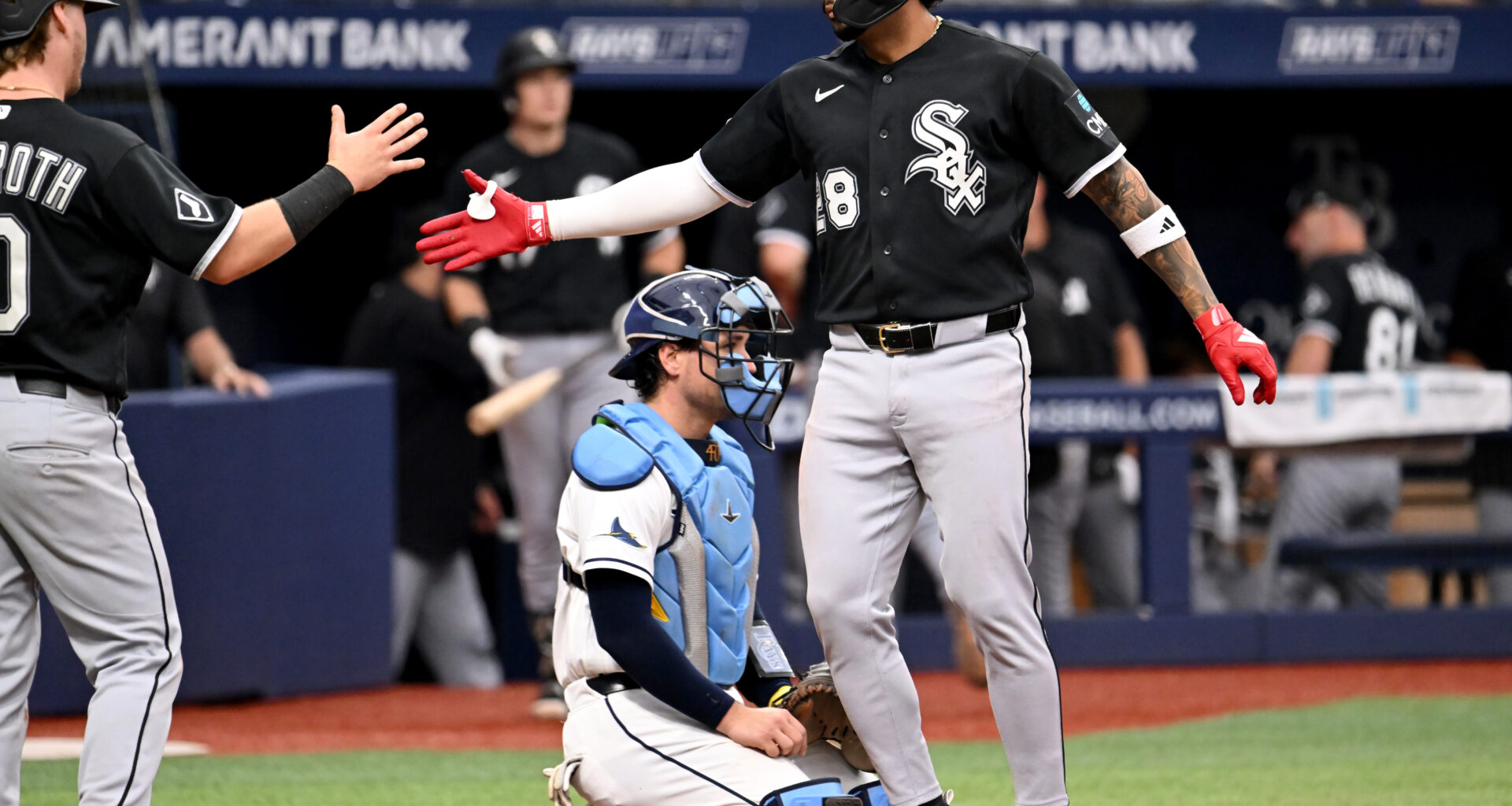 Chicago White Sox hit 3 home runs in 9-1 victory