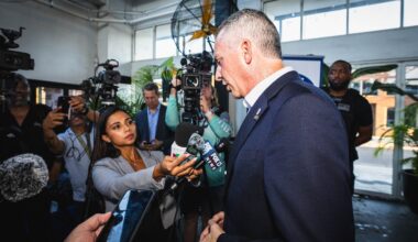 Outspent and outnumbered: At Ybor City rally, David Jolly makes his case for winning Florida