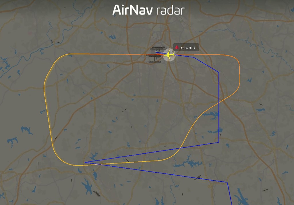 Illustration of the flight path of Delta Air Lines Flight DL1334 returning to Atlanta, displayed on an AirNav radar map.