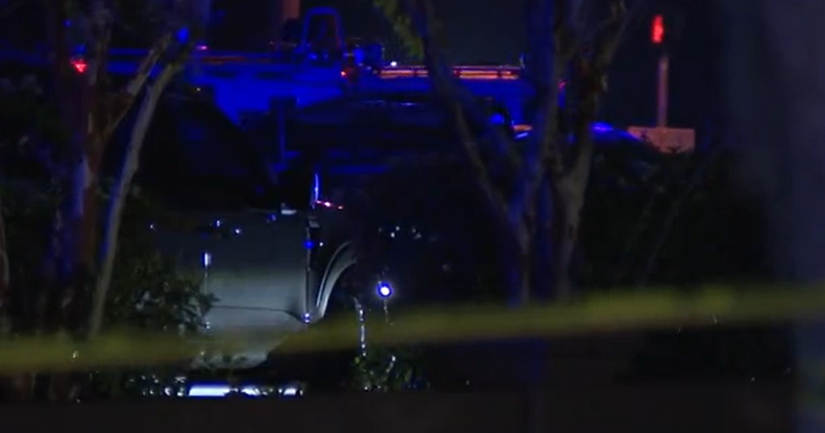 Man accused of killing wife in custody after 3-hours SWAT standoff, authorities say
