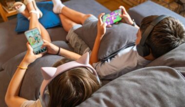 When parents are stressed, kids get more screen time, study finds | FIU News