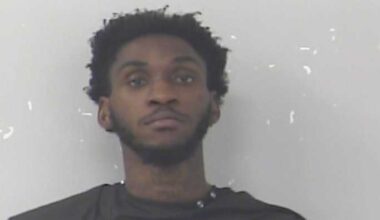 Uber passenger accused of beating driver, stealing car in Fort Pierce