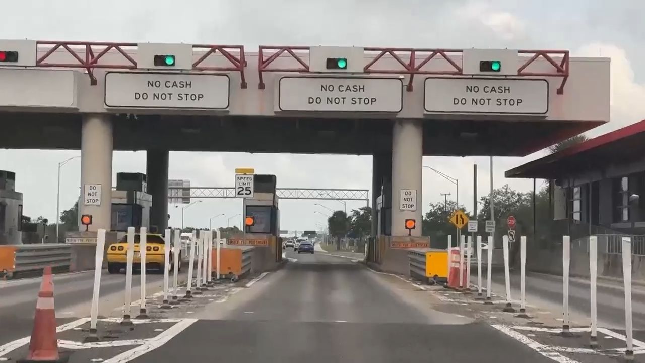 Skyway Bridge drivers still see backups near toll plazas