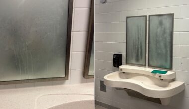 Largo High School frosts bathroom mirrors to curb tardiness, parents upset