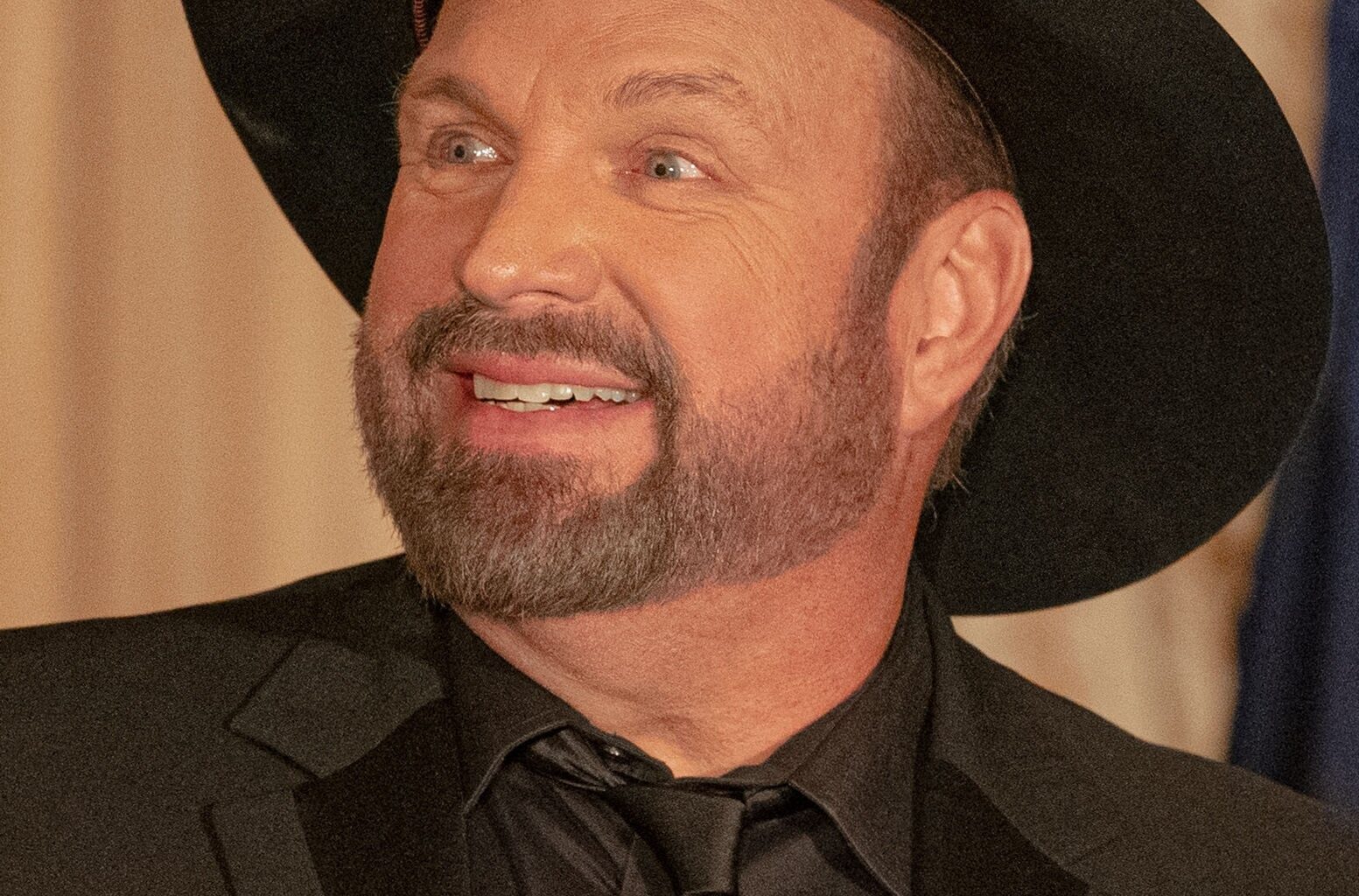 Garth Brooks is coming! See when to get tickets for the Blame It All On My Roots Arena Tour