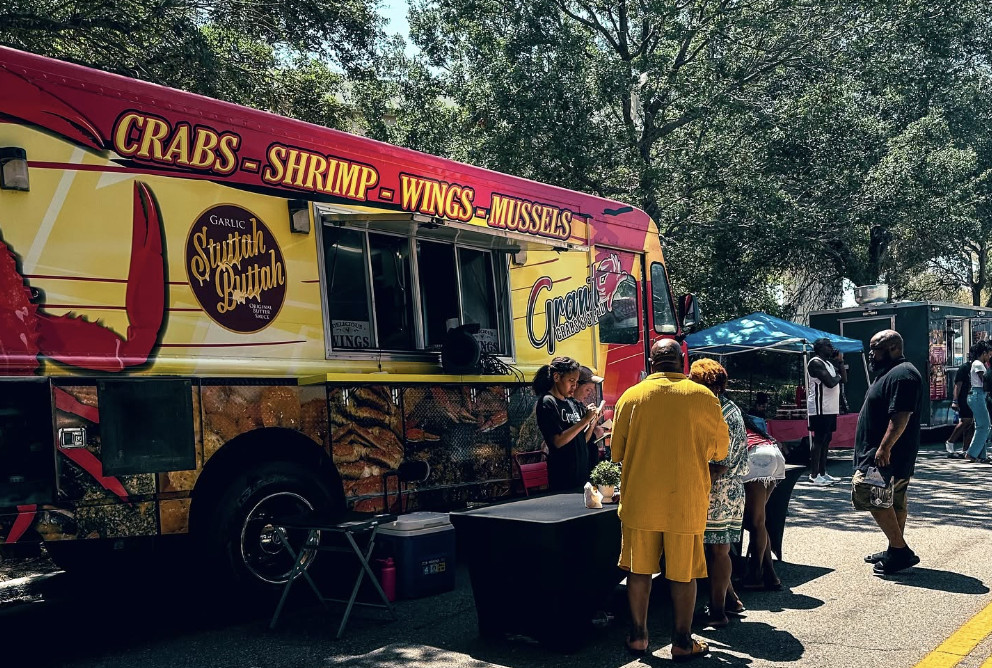 People at a food truck