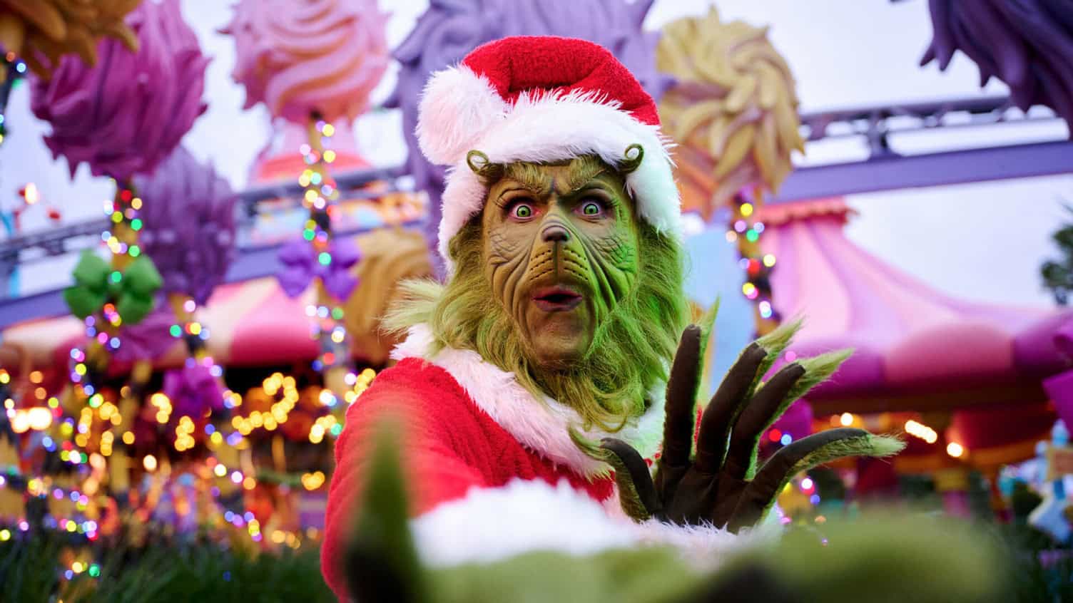 Universal Orlando Details Holiday Offerings, Including First-Ever Decor in SUPER NINTENDO WORLD & Isle of Berk