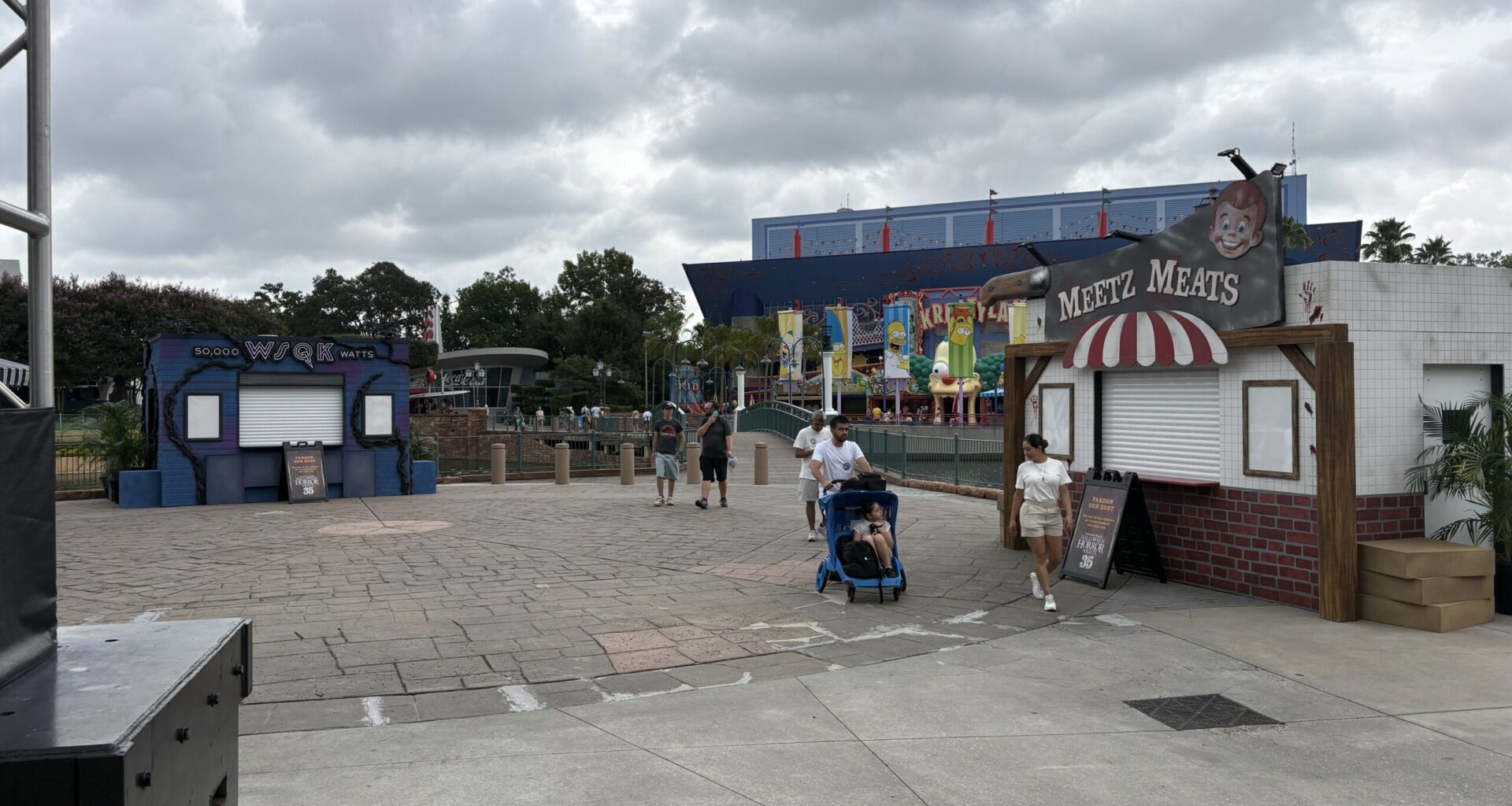 'Stranger Things' Food Booth, Halloween Horror Nights 35 Sign Arrive at Universal Studios Florida
