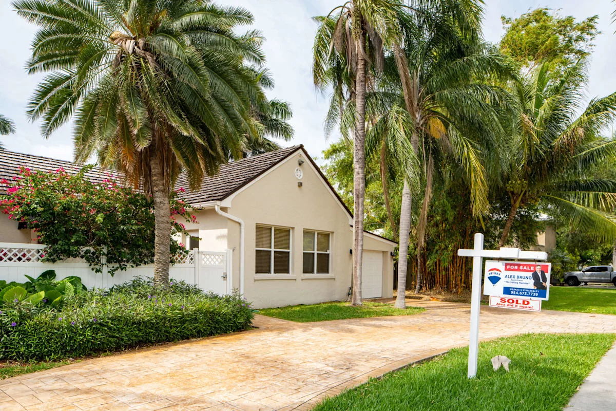 Tampa buyers need more than $103,000 a year to afford a typical home, report finds