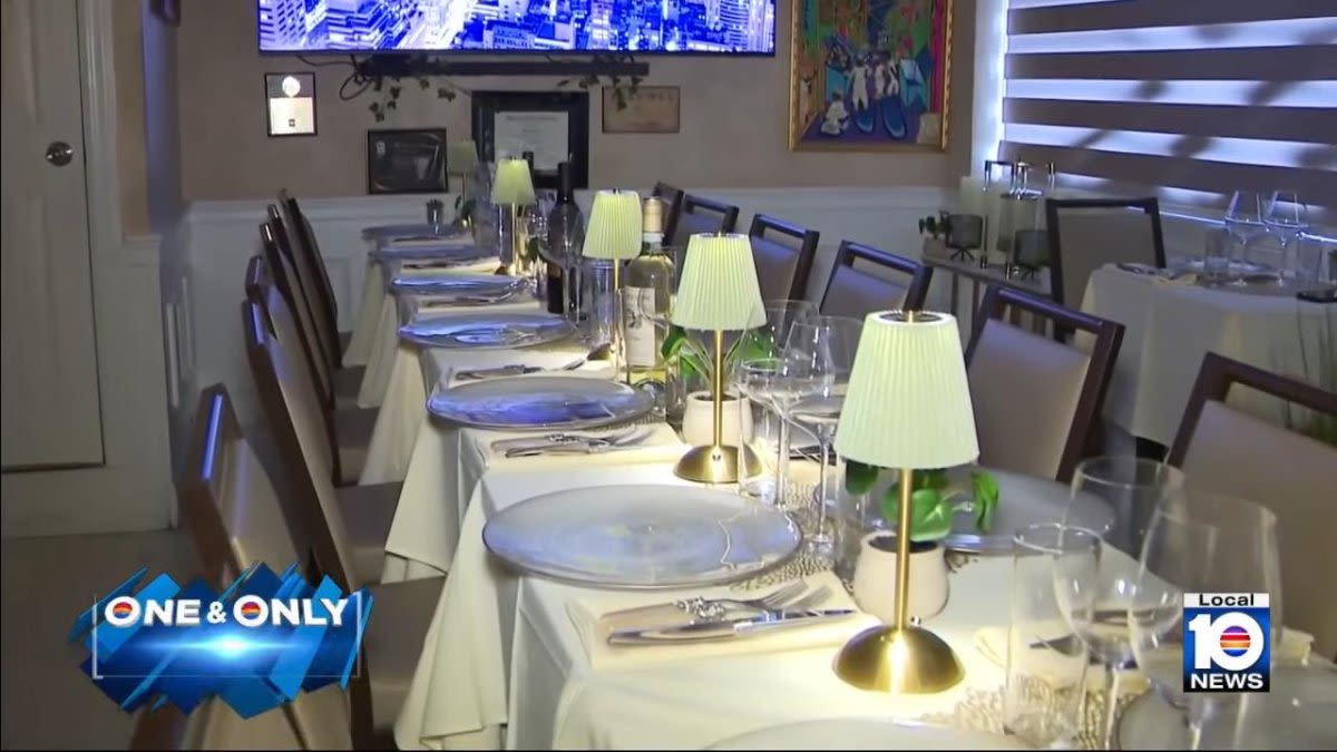 Florida steakhouse touts clothing-optional 'Nude Dining Experience'