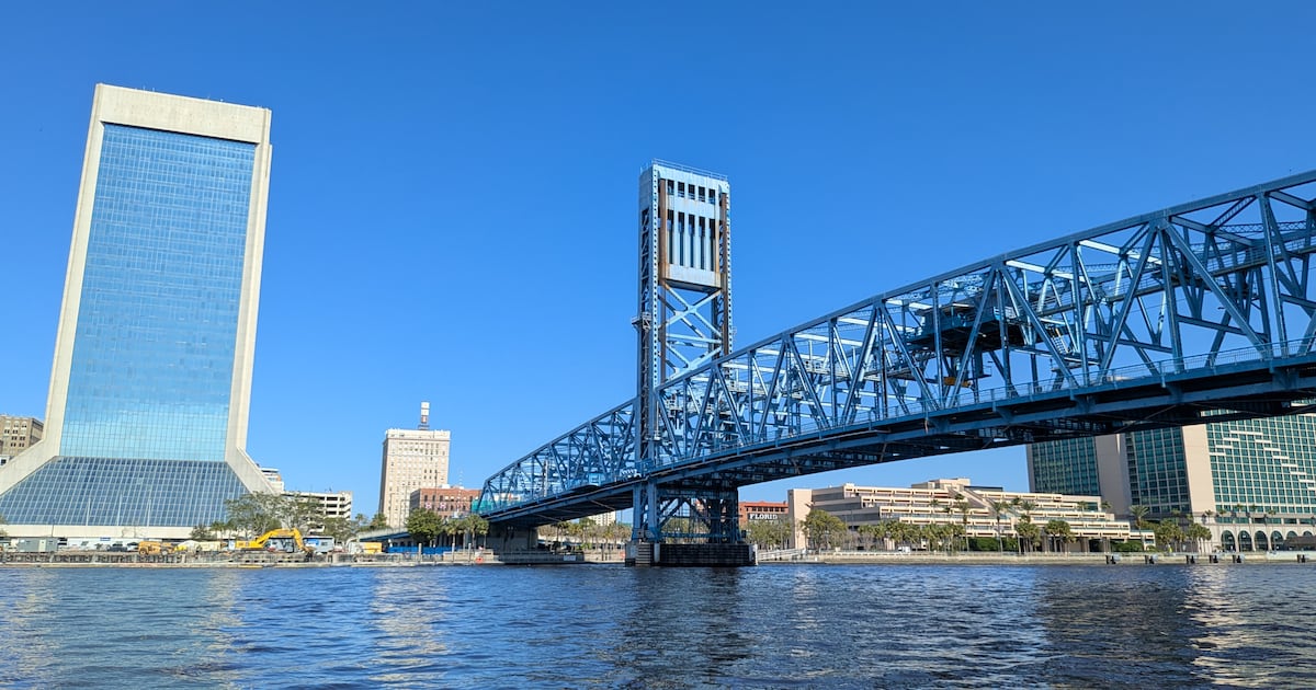 One lane of Main St. Bridge and pedestrian walkway to close beginning Monday