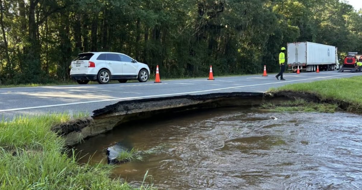 SR-21 southbound closed at Weeks Road after pipe break