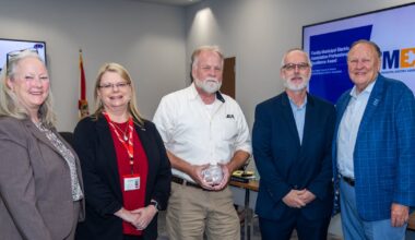 JEA employee receives statewide excellence award – 104.5 WOKV