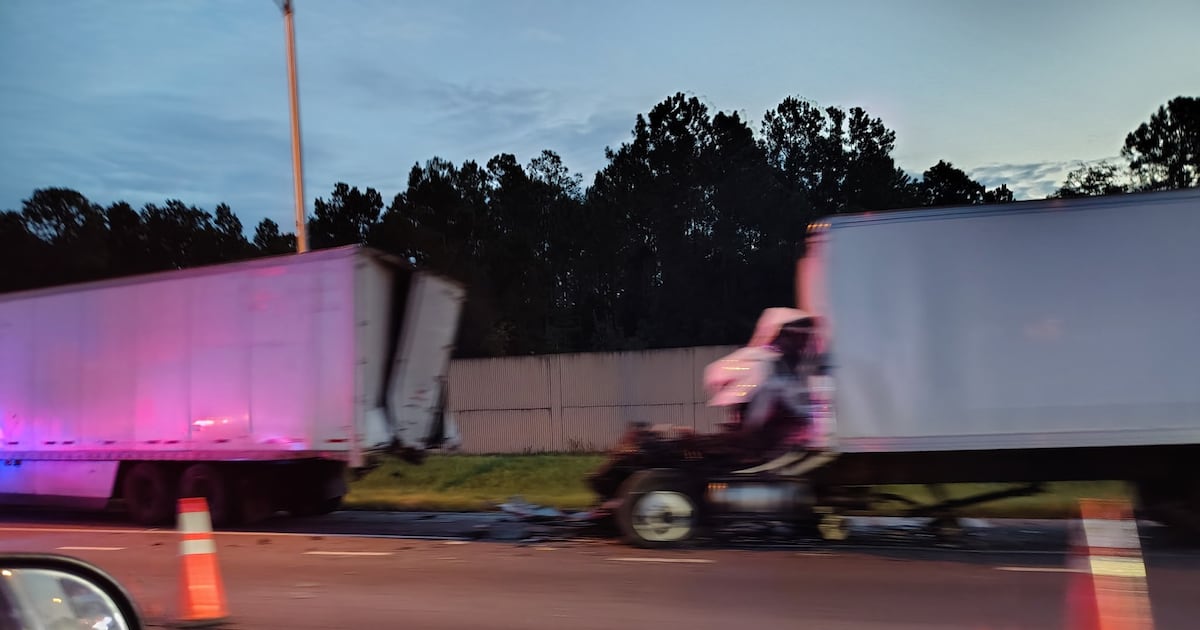 Driver of box truck dies after crashing into semi on I-95 in Jacksonville near SR-9B – 104.5 WOKV