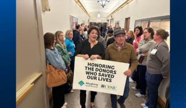 Jacksonville Teacher’s Final Gift Helps Three People After Emotional Honor Walk 😢 – 104.5 WOKV