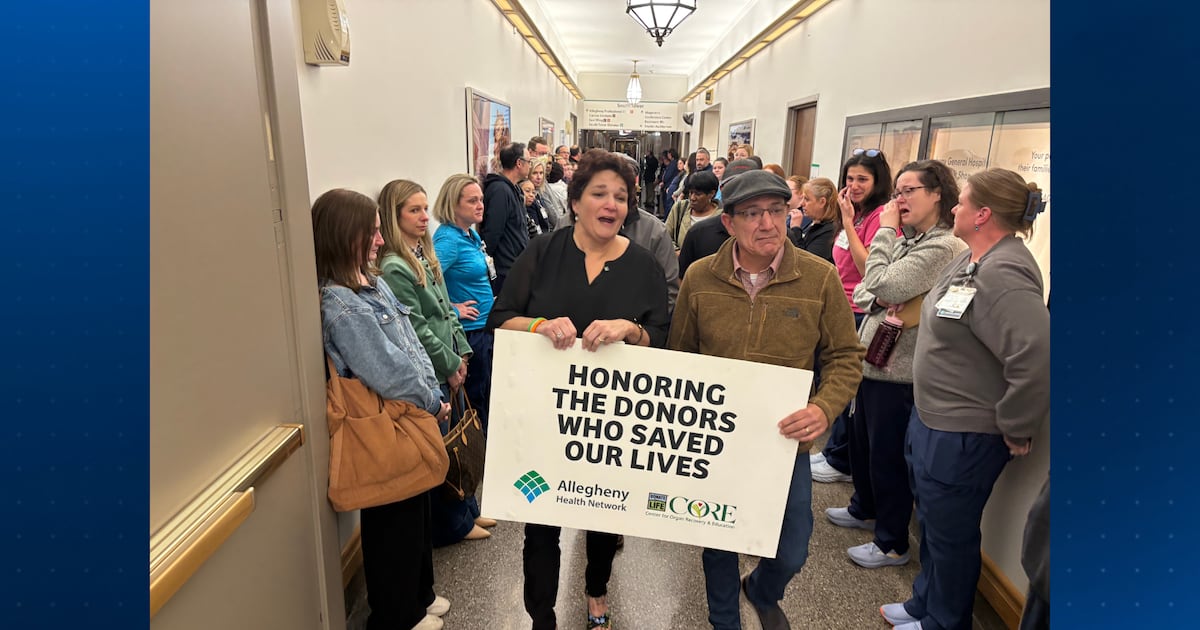 Jacksonville Teacher’s Final Gift Helps Three People After Emotional Honor Walk 😢 – 104.5 WOKV