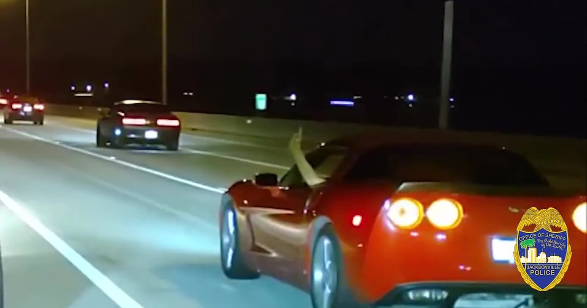Watch: Super speeder, street racer didn’t realize Jacksonville officer was behind him, gets arrested – 104.5 WOKV