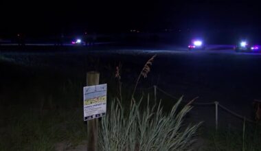 Witness finds man stabbed to death under Jax Beach pier
