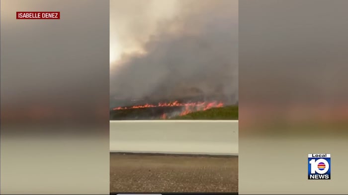 Brush fire shuts down stretch of U.S. 41 in the Everglades