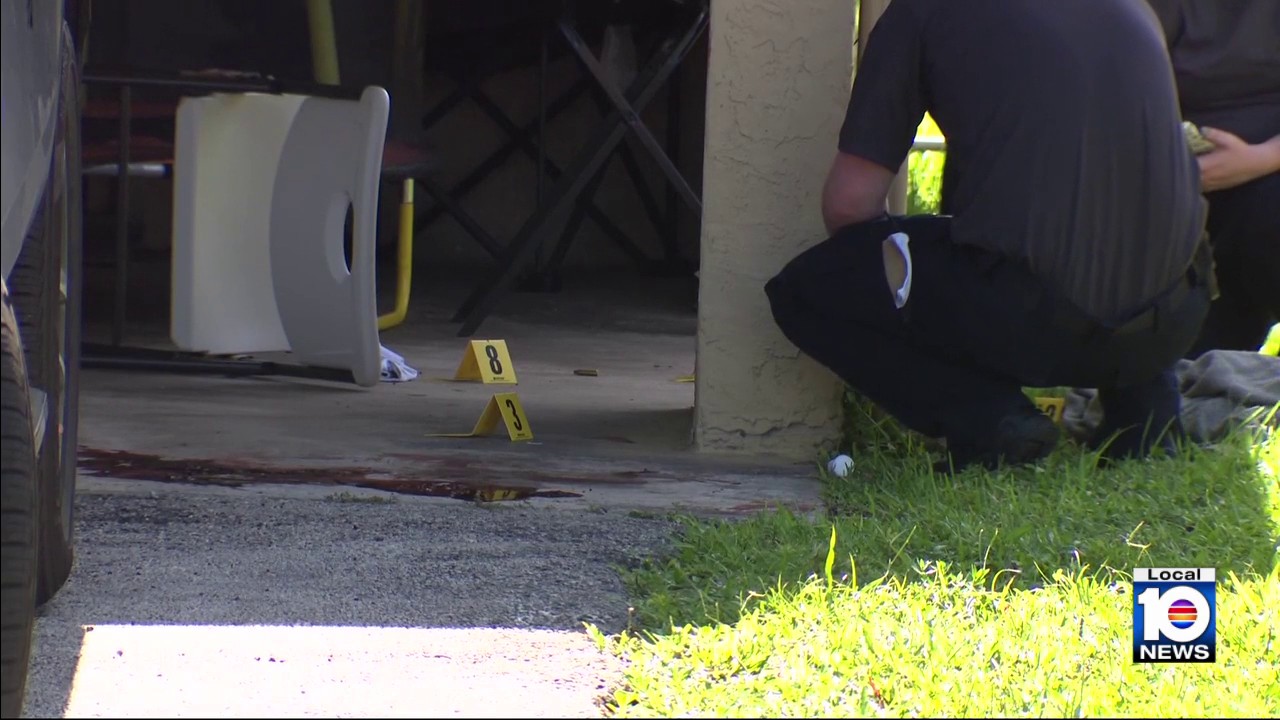 Man shot dead in Lauderhill neighborhood