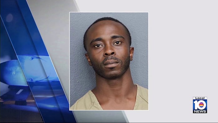 Man with 2 pending felony cases and GPS monitor accused of driving car into canal during chase in Broward, records show