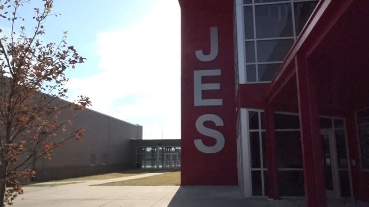 Jacksonville Elementary remaining closed amid mold issue in building