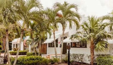 This Hidden Florida Restaurant Serves Fresh Seafood And Homemade Desserts In A 100-Year-Old Home